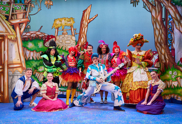 The Jack and the Beanstalk company at Corn Exchange Newbury (Credit Adam Hillier).jpg